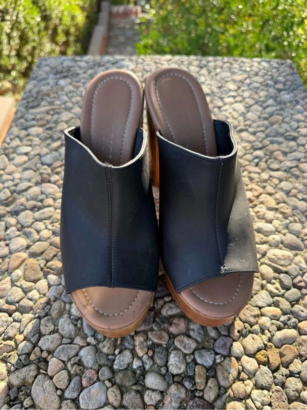N/A stylish black